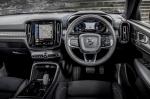 Volvo XC40 T5 R-Design 2017 года (UK)